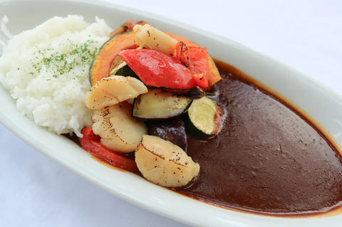 【サービスランチ】夏野菜とホタテのカレー