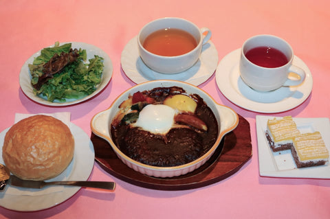 【サービスランチ】あつあつ煮込みハンバーグ（デザート付き）